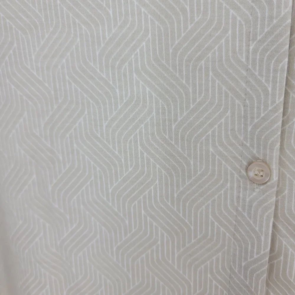 Lularoe Valentina button up tunic - Picture 4 of 7